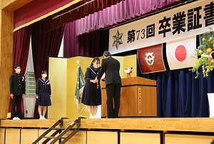 R3中学校卒業式2