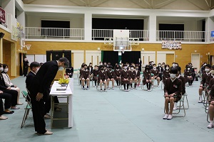 山田小学校卒業式2