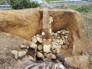 第3次調査　調査区１で検出した墓道と閉塞石